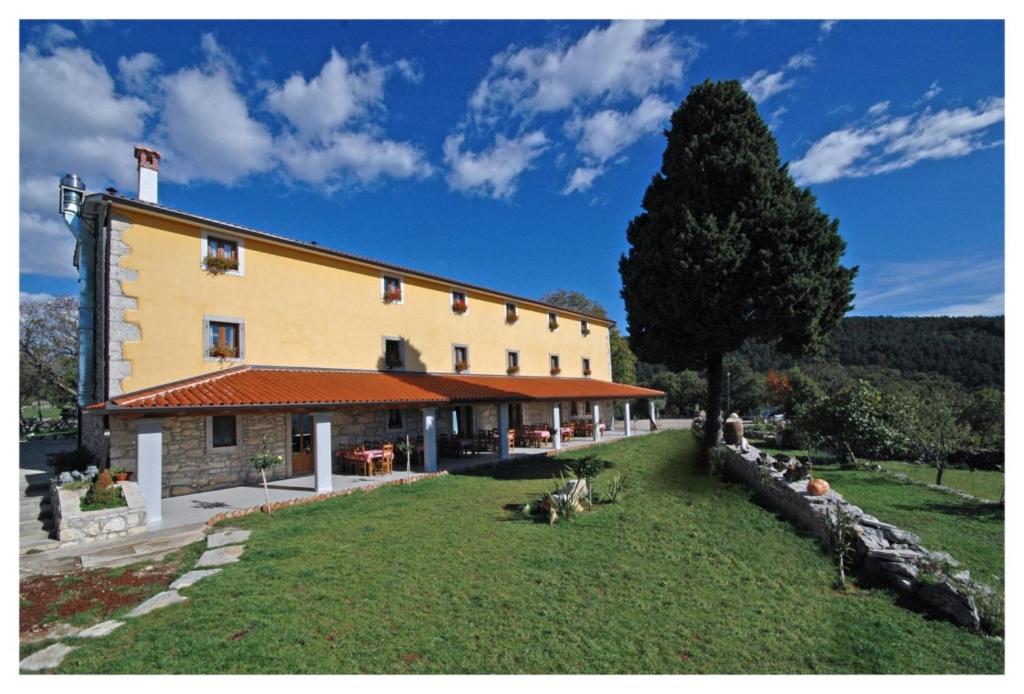 Villa Calussovo Ripenda Kras ภายนอก รูปภาพ