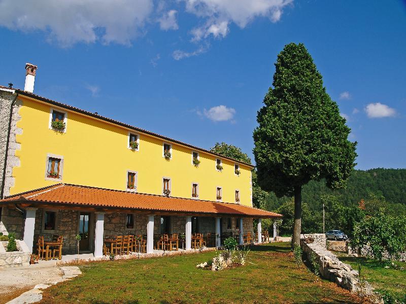 Villa Calussovo Ripenda Kras ภายนอก รูปภาพ