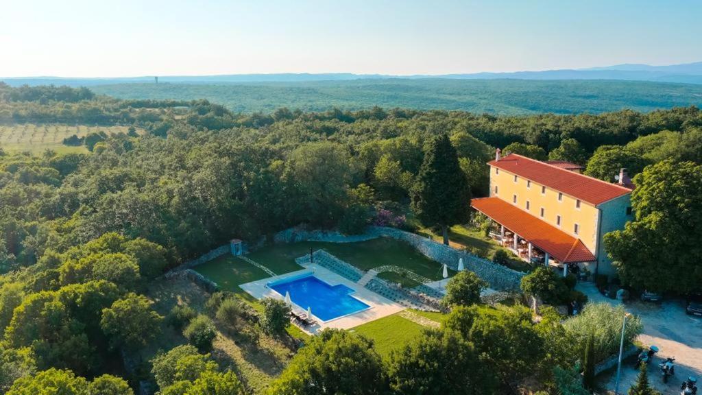 Villa Calussovo Ripenda Kras ภายนอก รูปภาพ