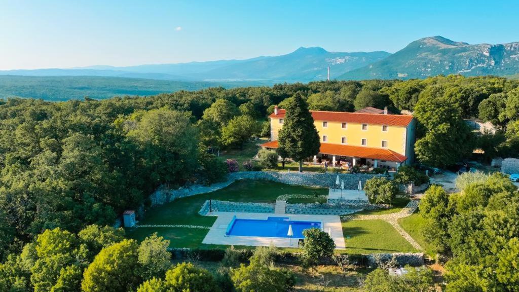 Villa Calussovo Ripenda Kras ภายนอก รูปภาพ