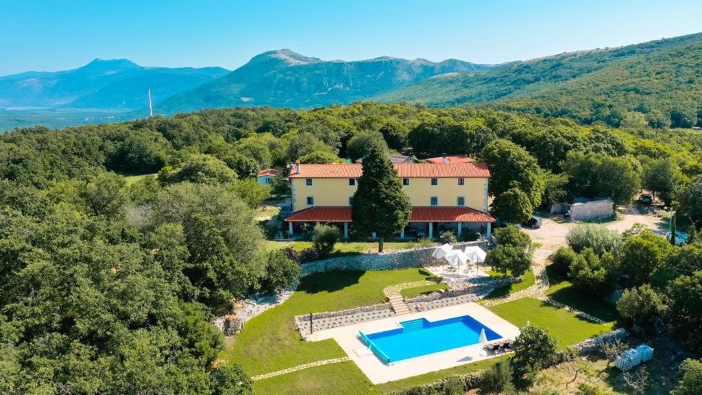Villa Calussovo Ripenda Kras ภายนอก รูปภาพ